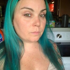 Meet your Posher, Stacy